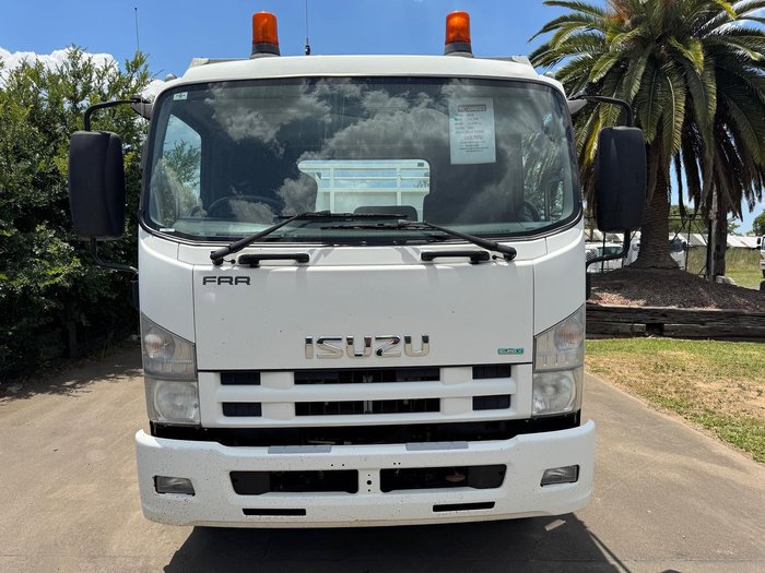 2013 Isuzu Frr 600 WHITE