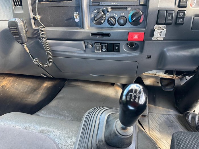 2013 Isuzu Frr 600 WHITE