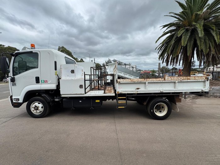 2013 Isuzu Frr 600 WHITE