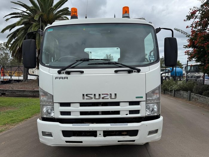 2013 Isuzu Frr 600 WHITE
