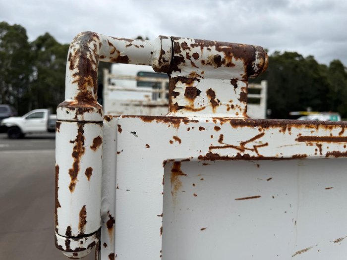 2013 Isuzu Frr 600 WHITE