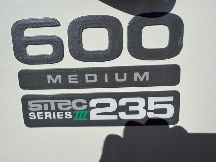 2013 Isuzu Frr 600 WHITE