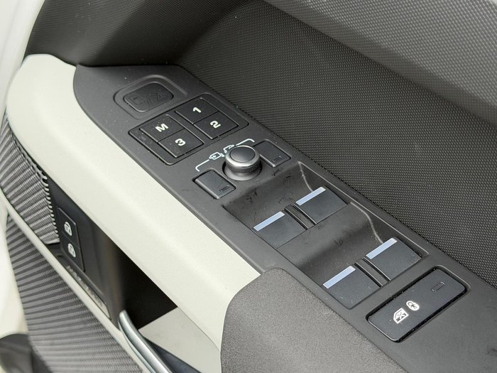 2021 Land Rover Defender 110 D300 SE L663 MY22 AWD Fuji White