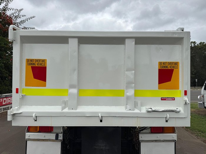 2011 Hino 700 Series SS2848 WHITE