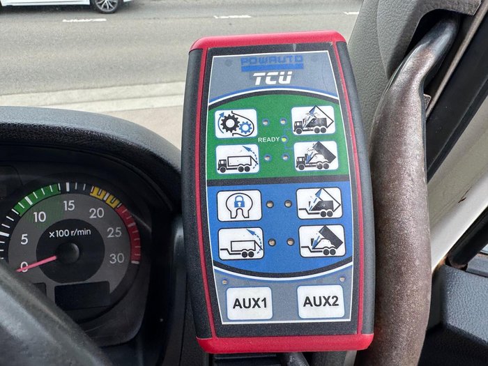 2011 Hino 700 Series SS2848 WHITE