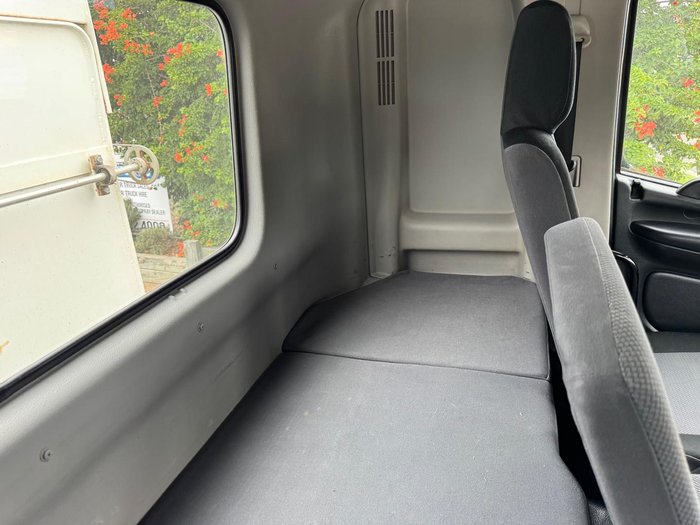 2011 Hino 700 Series SS2848 WHITE