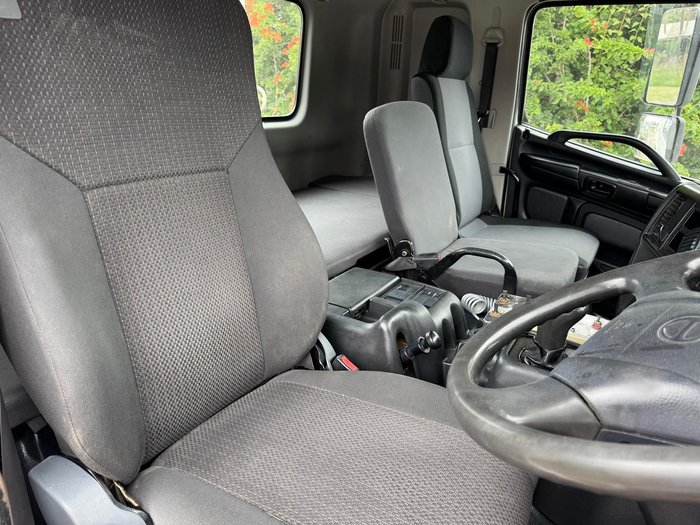 2011 Hino 700 Series SS2848 WHITE