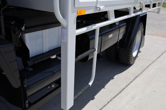 2025 Fuso Canter 4x4 White