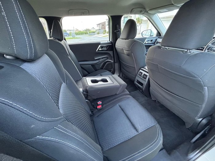 2022 Mitsubishi Outlander ES