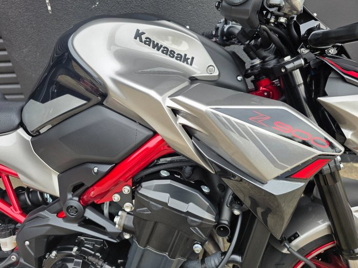 2023 Kawasaki Z900 SUPERNAKED (ZR900) RED