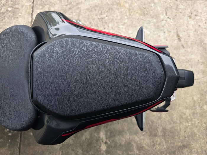 2023 Kawasaki Z900 SUPERNAKED (ZR900) RED