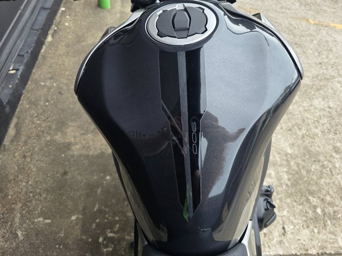 2023 Kawasaki Z900 SUPERNAKED (ZR900) RED