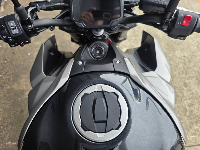 2023 Kawasaki Z900 SUPERNAKED (ZR900) RED