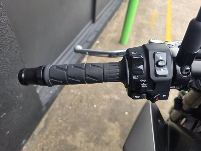 2023 Kawasaki Z900 SUPERNAKED (ZR900) RED