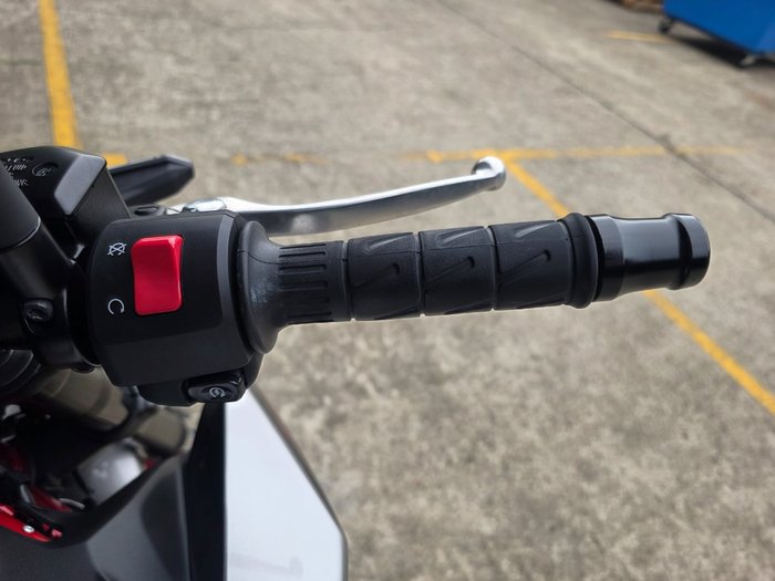 2023 Kawasaki Z900 SUPERNAKED (ZR900) RED