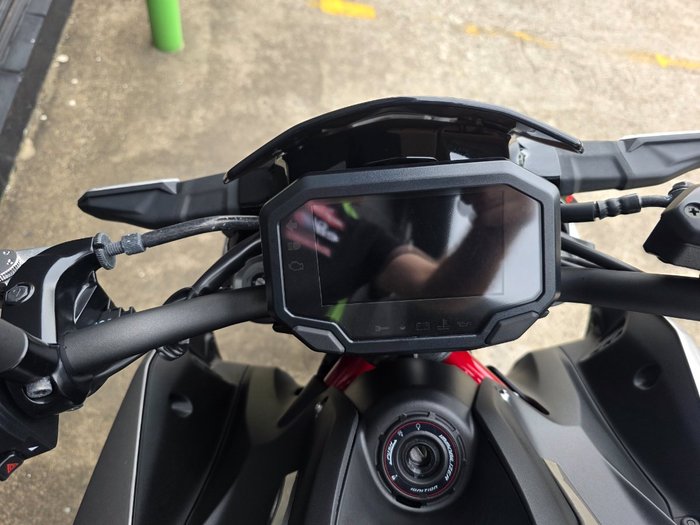 2023 Kawasaki Z900 SUPERNAKED (ZR900) RED