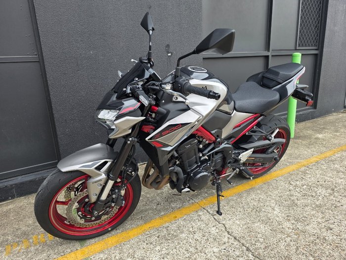 2023 Kawasaki Z900 SUPERNAKED (ZR900) RED