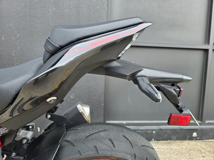 2023 Kawasaki Z900 SUPERNAKED (ZR900) RED