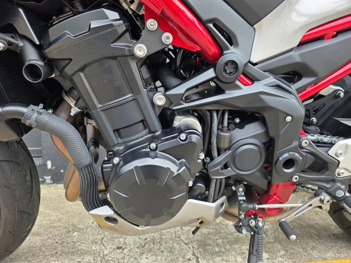 2023 Kawasaki Z900 SUPERNAKED (ZR900) RED