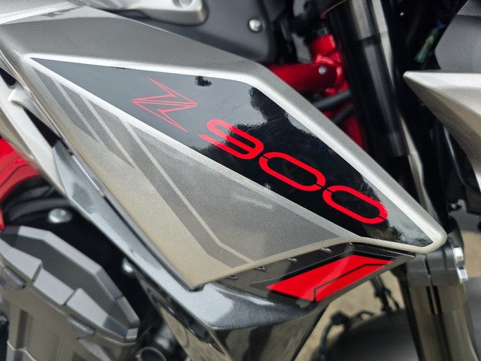 2023 Kawasaki Z900 SUPERNAKED (ZR900) RED