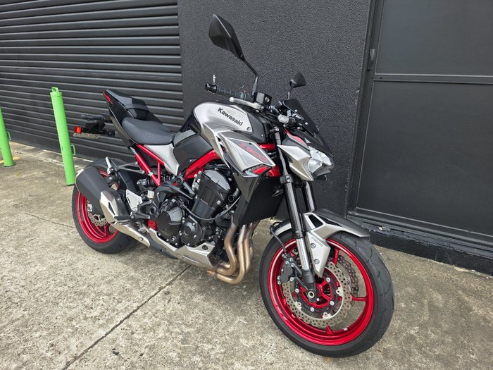 2023 Kawasaki Z900 SUPERNAKED (ZR900) RED