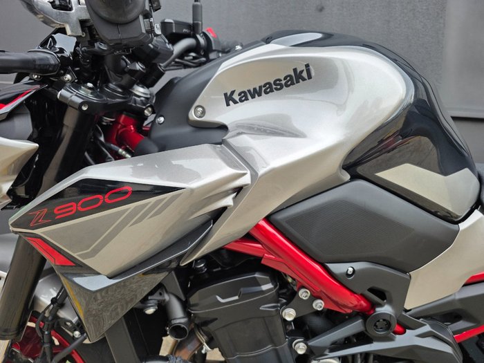 2023 Kawasaki Z900 SUPERNAKED (ZR900) RED