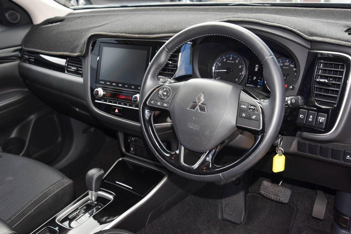 2020 Mitsubishi Outlander ES