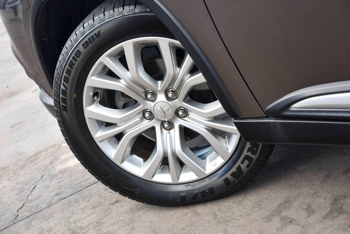 2020 Mitsubishi Outlander ES