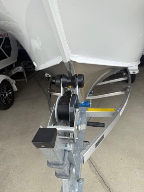 2025 QUINTREX 430 Fishabout