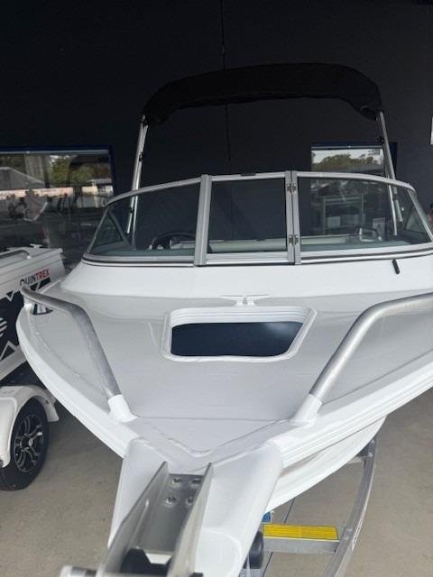 2025 QUINTREX 430 Fishabout