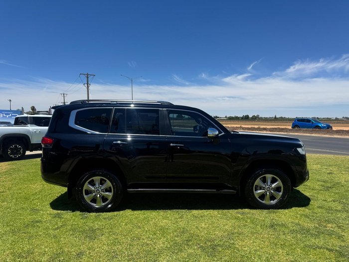 2024 Toyota Landcruiser Sahara