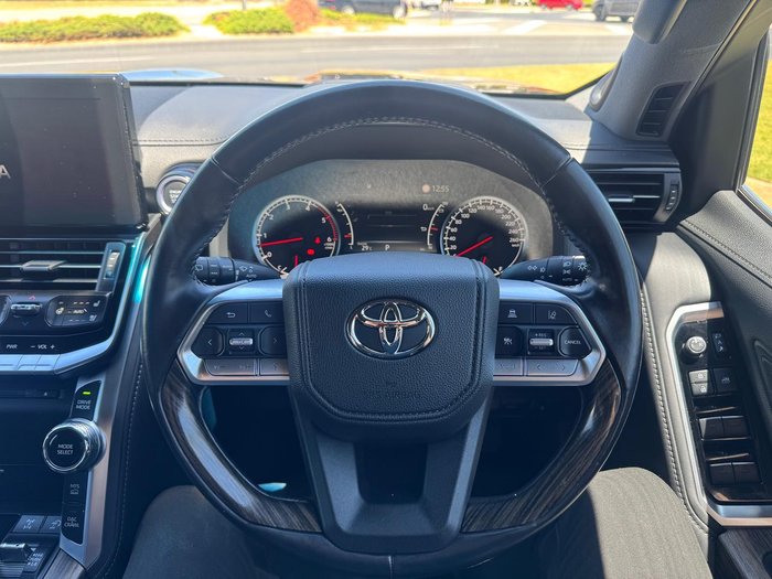 2024 Toyota Landcruiser Sahara