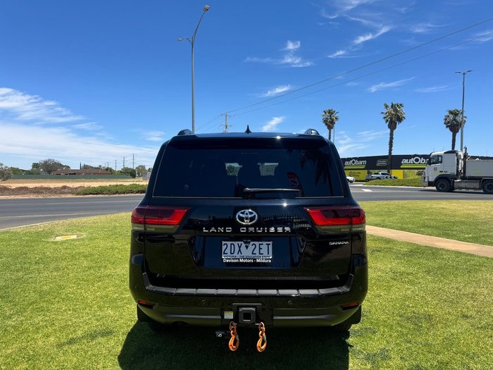 2024 Toyota Landcruiser Sahara