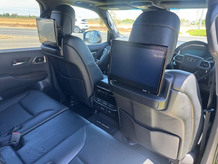 2024 Toyota Landcruiser Sahara