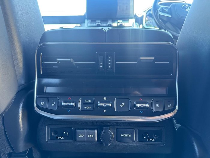 2024 Toyota Landcruiser Sahara