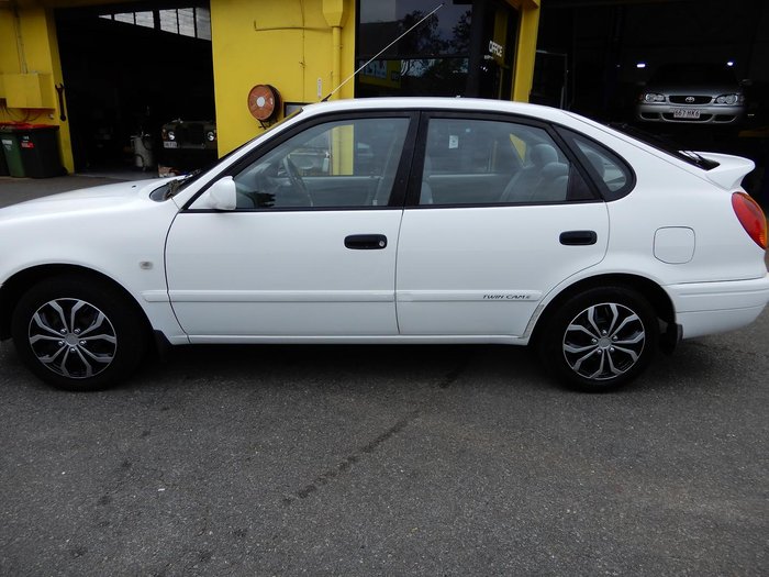 2000 Toyota Corolla Conquest Seca AE112R White