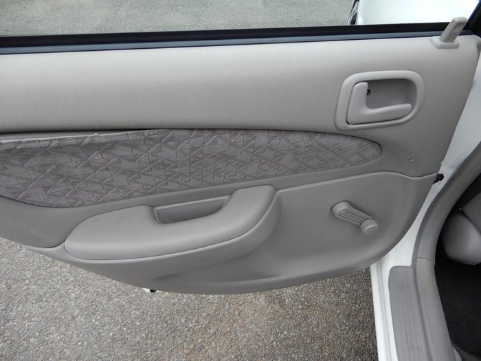 2000 Toyota Corolla Conquest Seca AE112R White