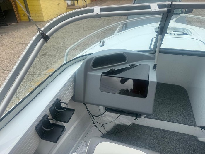 2018 QUINTREX 481 Fishabout