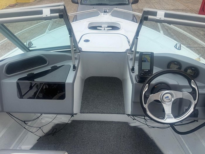 2018 QUINTREX 481 Fishabout