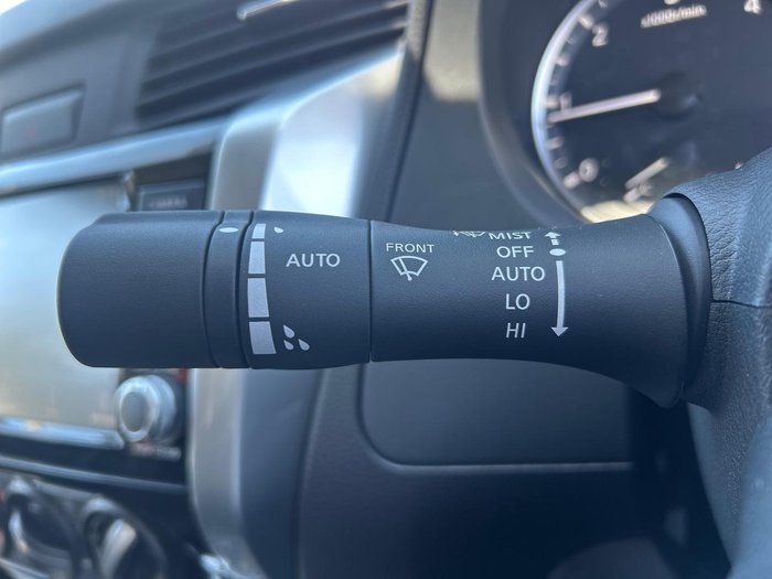 2025 Nissan Navara ST