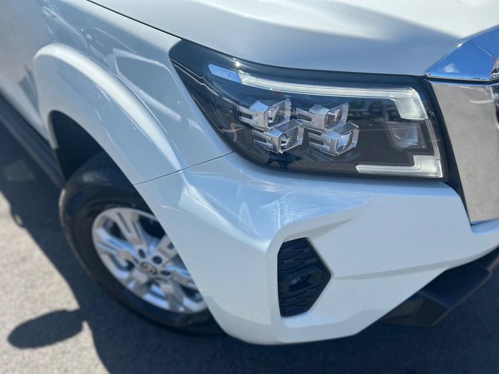 2025 Nissan Navara ST