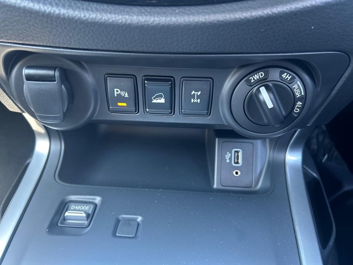 2025 Nissan Navara ST