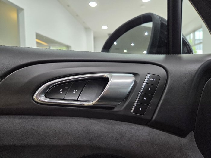 2013 Porsche Cayenne GTS