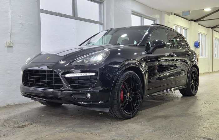 2013 Porsche Cayenne GTS
