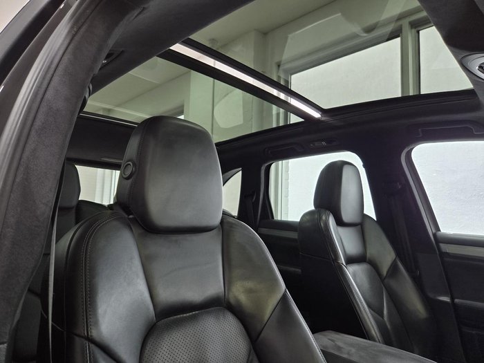 2013 Porsche Cayenne GTS