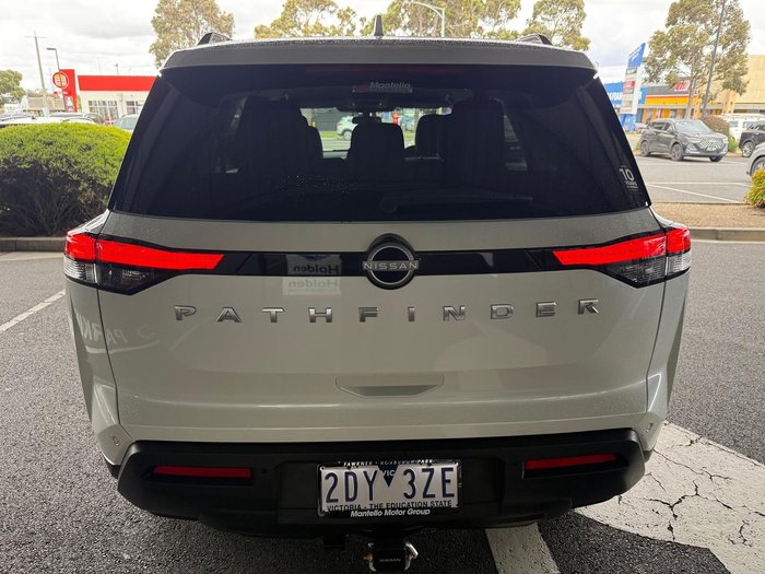 2024 Nissan Pathfinder ST-L