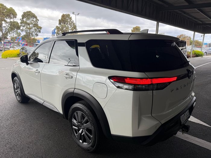 2024 Nissan Pathfinder ST-L