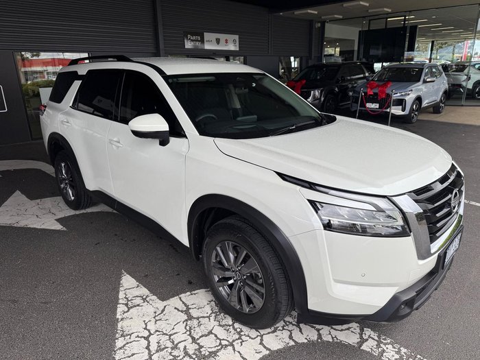 2024 Nissan Pathfinder ST-L