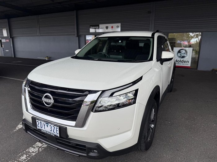 2024 Nissan Pathfinder ST-L