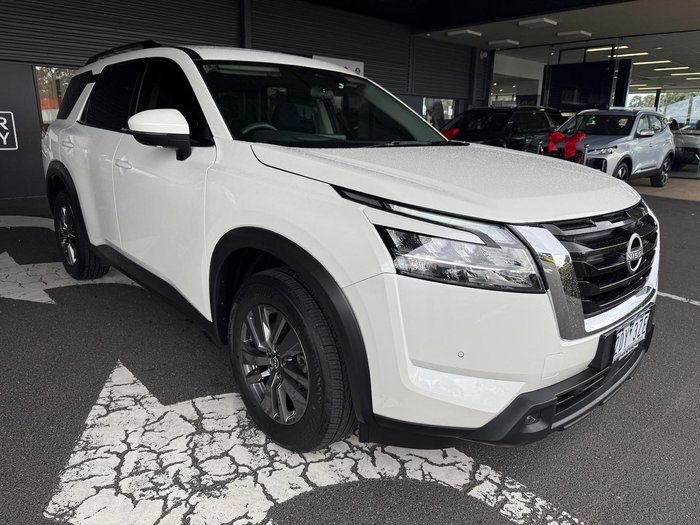 2024 Nissan Pathfinder ST-L